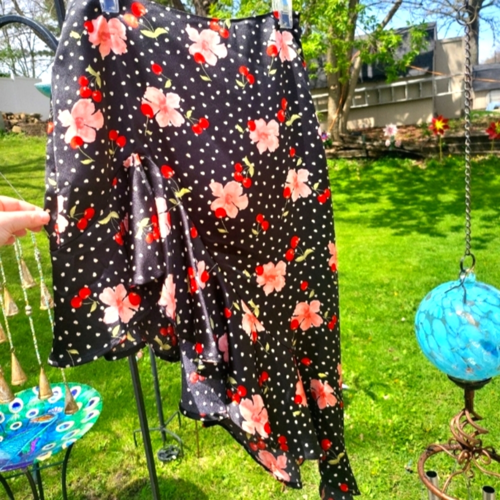 Lg Satin Floral Asymmetric Skirt